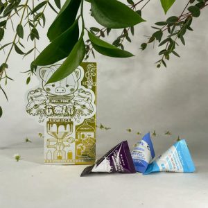 ELIZAVECCA, НАБОР ЭССЕНЦИЯ ДЛЯ ЛИЦА С ЗОЛОТОМ MILKY PIGGY HELL-PORE GOLD ESSENCE, 50 МЛ И СКРАБЫ ДЛЯ ЛИЦА 3 ШТ