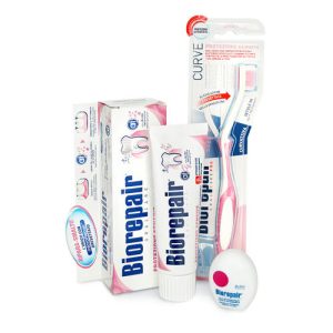 Биорепейр Набор для чувствительных десен: Зубная паста Gum Protection, 75 мл + Зубная нить Filo Cerato Espandibile, 30 м + Зубная щетка CURVE Protezione Gengive (Biorepair, Ежедневная забота)