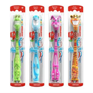 Детская зубная щетка Aquafresh 3-5 лет